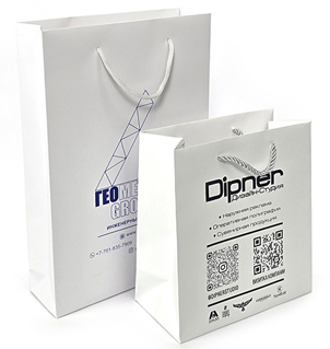 Белые бумажные пакеты